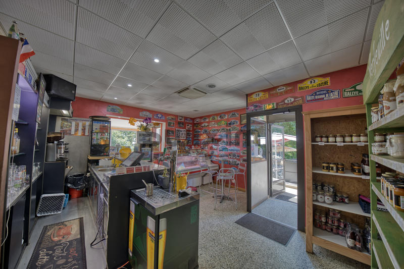 Propriété - 440 m² - 20 pièces