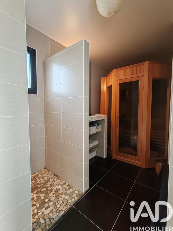 Maison - 187 m² - 6 pièces