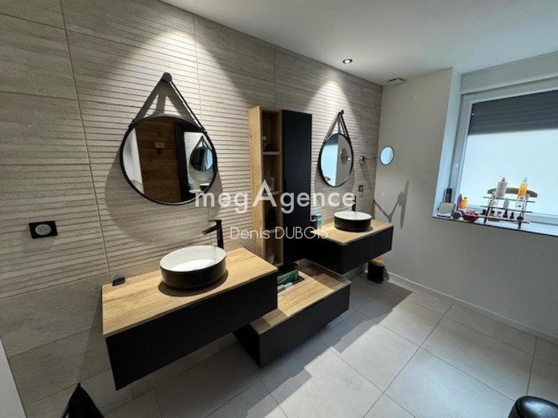 Maison - 360 m² - 10 pièces