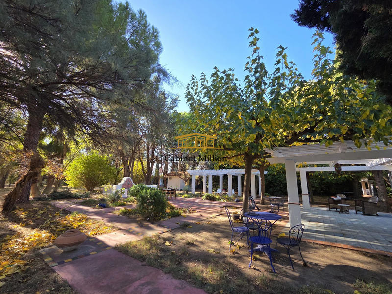 Maison - 200 m² - 6 pièces