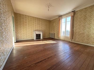 Propriété - 146 m² - 6 pièces