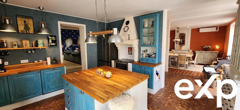 Maison traditionnelle - 177 m² - 7 pièces