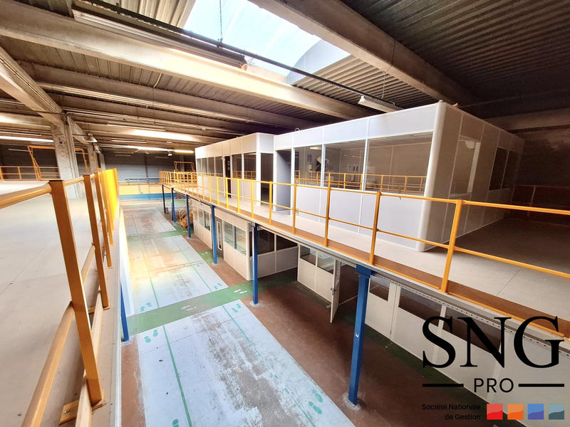 Entrepôt - 1 634 m²
