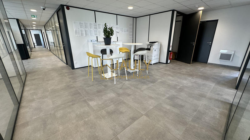 Entrepôt - 2 507 m²