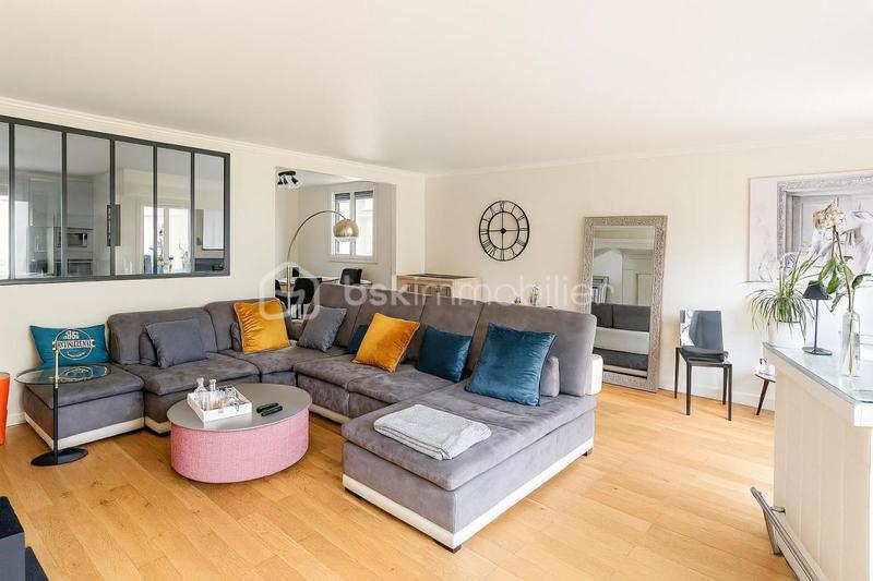 Propriété - 227 m² - 9 pièces