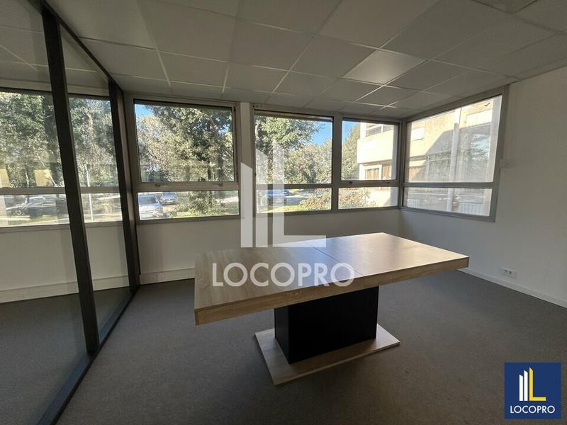 Bureau - 277 m²