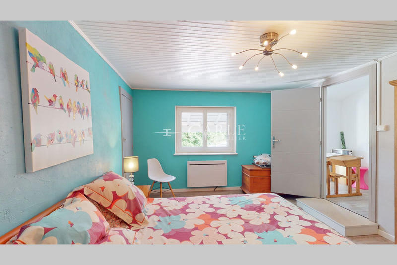 Propriété - 285 m² - 11 pièces