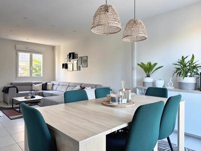 Pavillon - 90 m² - 6 pièces