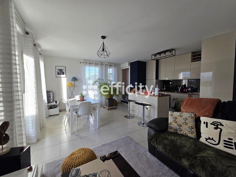 Appartement - 65 m² - 3 pièces