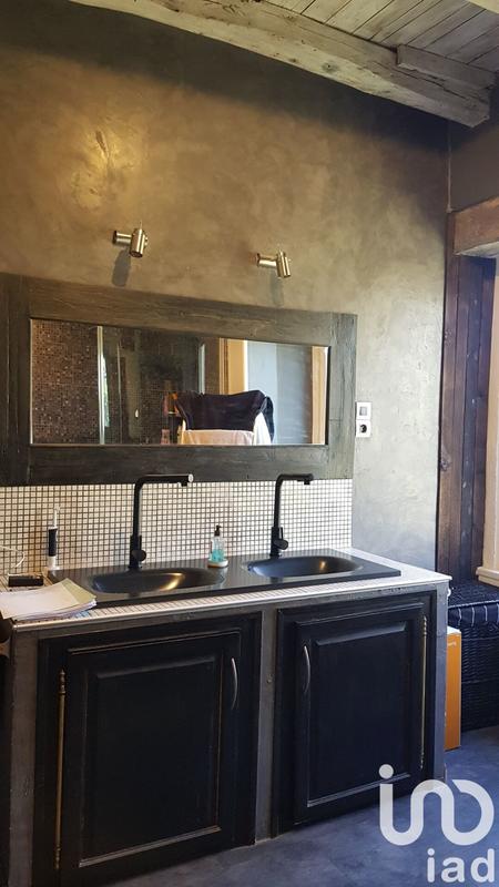 Maison - 230 m² - 8 pièces