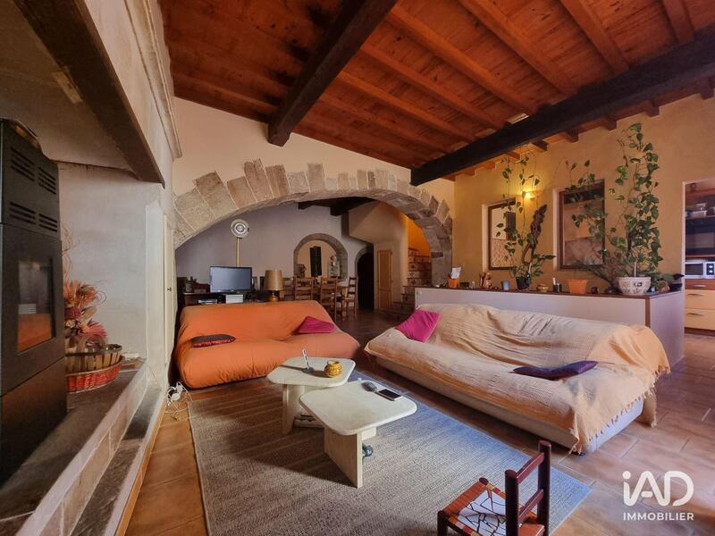 Maison - 300 m² - 7 pièces