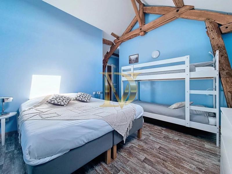 Propriété - 402 m² - 16 pièces