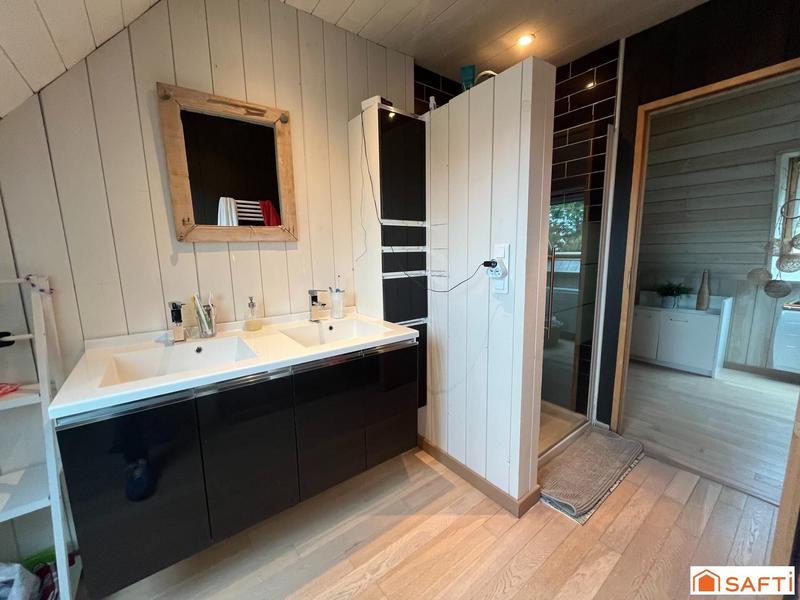 Maison - 252 m² - 8 pièces