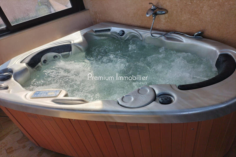 Maison - 140 m² - 4 pièces