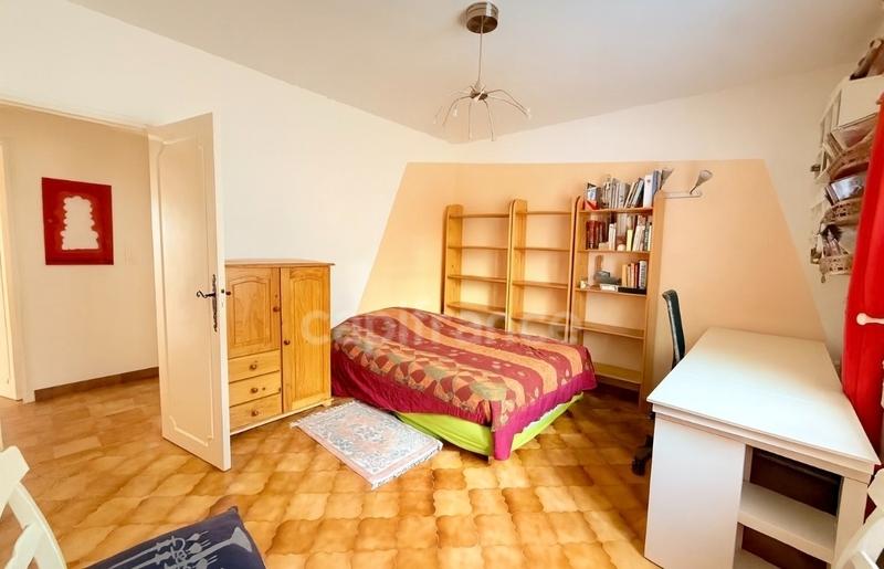 Maison - 235 m² - 7 pièces