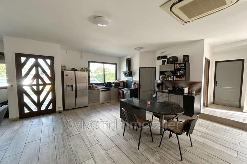 Maison - 196 m² - 7 pièces