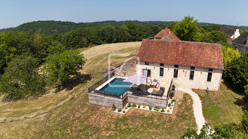 Maison - 164 m² - 10 pièces