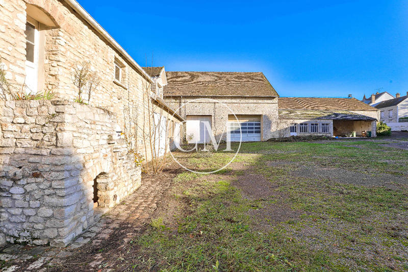 Demeure - 3 162 m² - 25 pièces