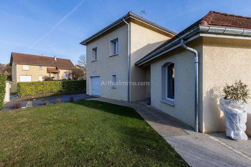 Maison - 102 m² - 4 pièces