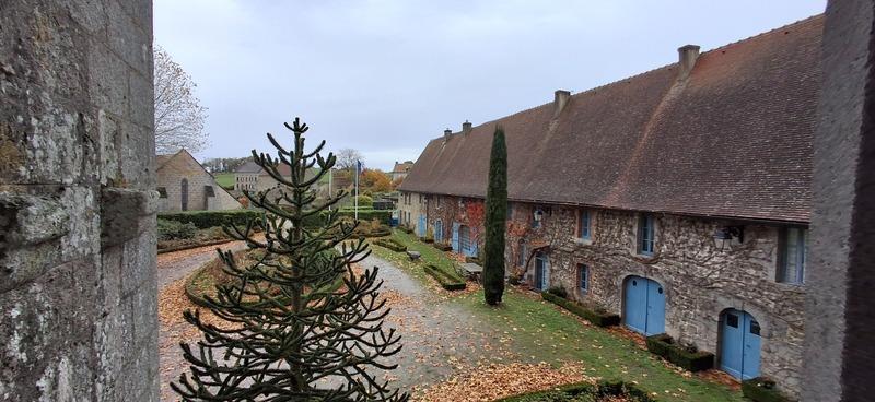 Demeure - 3 000 m² - 26 pièces