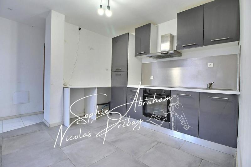 Maison - 93 m² - 5 pièces