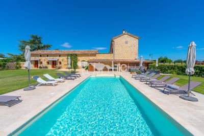 Propriété - 537 m² - 12 pièces