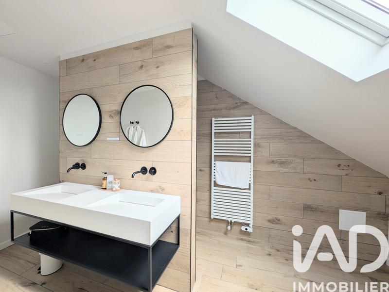 Maison - 370 m² - 6 pièces