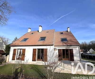Maison - 261 m² - 9 pièces