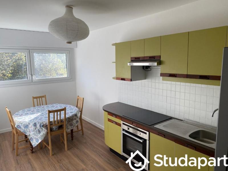 Chambre - 12 m² - 1 pièce