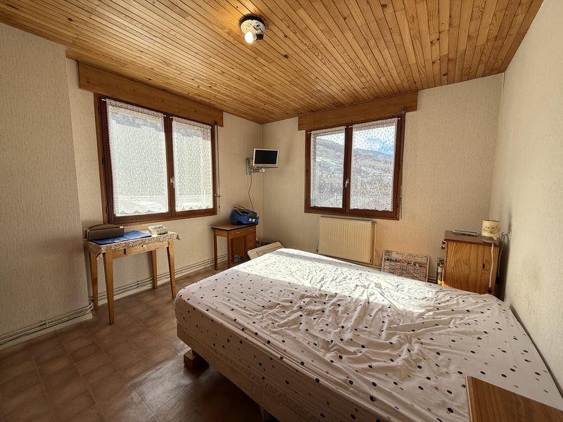 Maison - 233 m² - 9 pièces