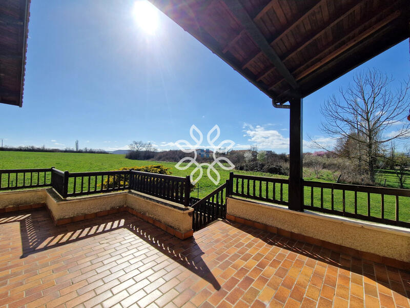 Maison - 134 m² - 6 pièces