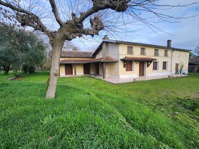 Maison - 180 m² - 6 pièces