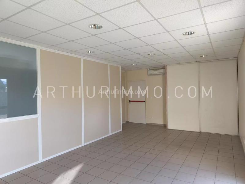 Bureau - 127 m² - 2 pièces