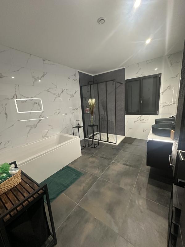 Maison - 140 m² - 5 pièces