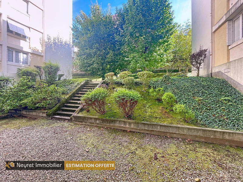 Appartement - 125 m² - 6 pièces