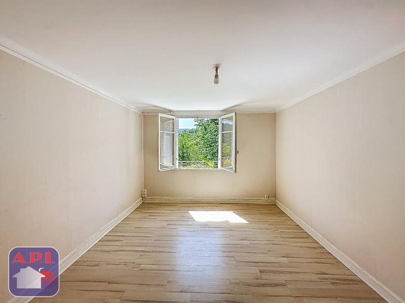 Maison - 230 m² - 6 pièces