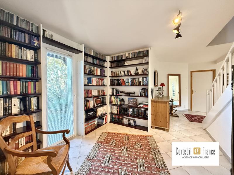 Villa - 214 m² - 7 pièces