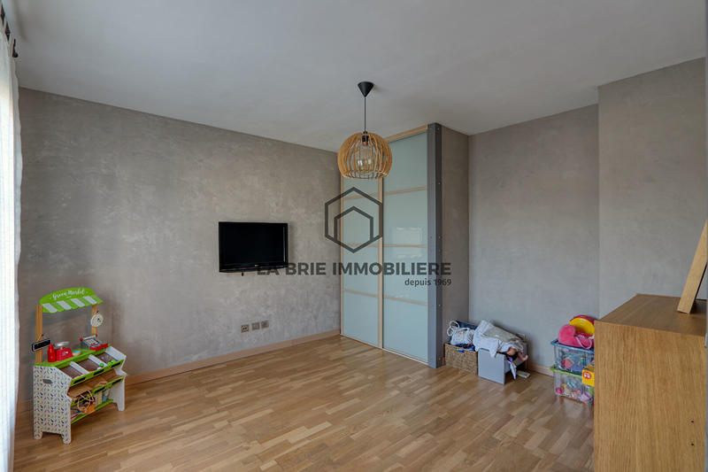 Maison - 155 m² - 6 pièces