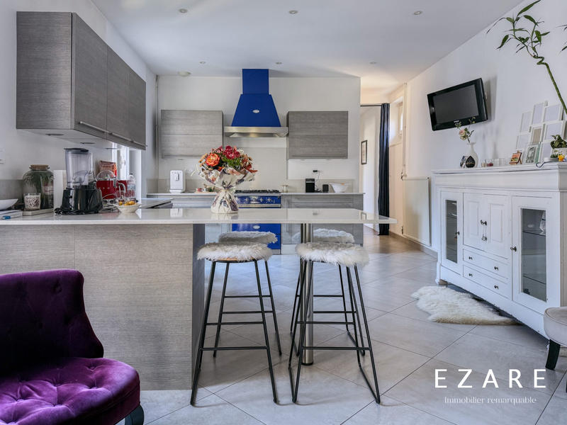 Appartement - 202 m² - 6 pièces