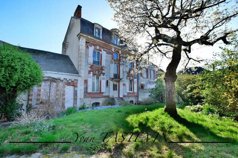 Maison ancienne - 225 m² - 8 pièces