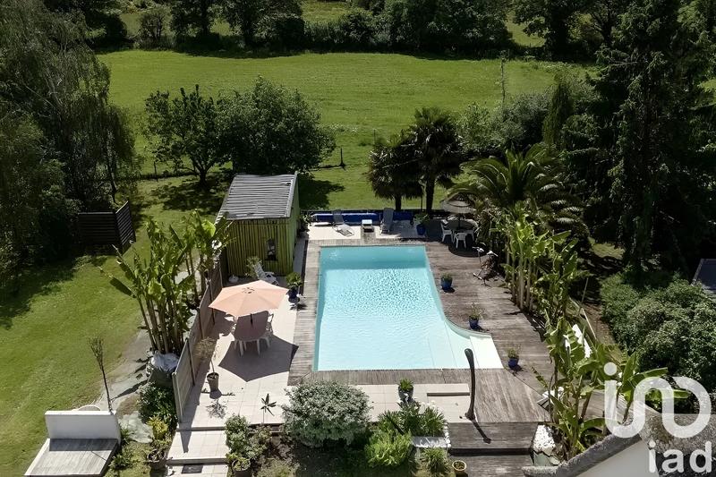 Maison - 203 m² - 7 pièces