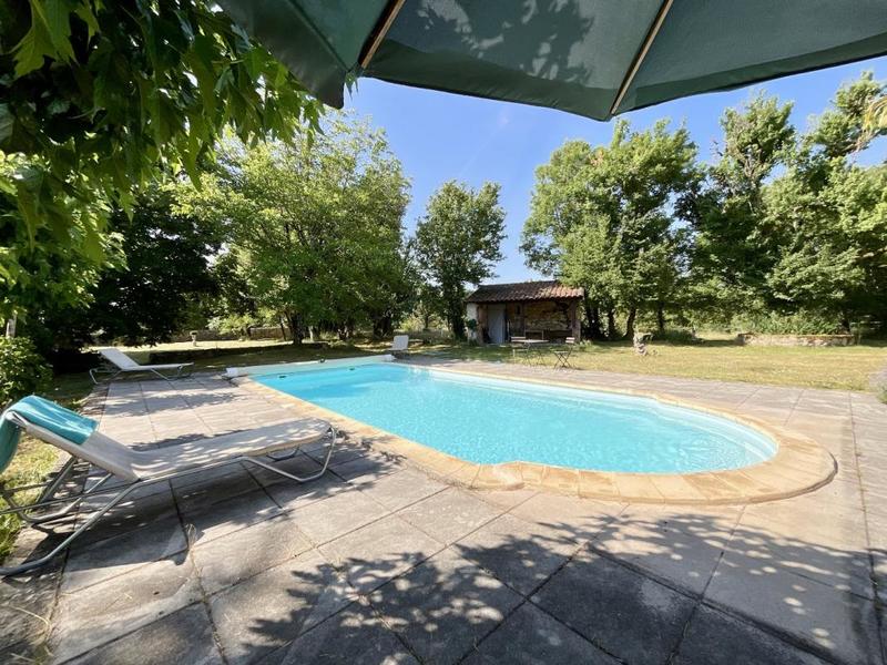 Maison - 300 m² - 9 pièces