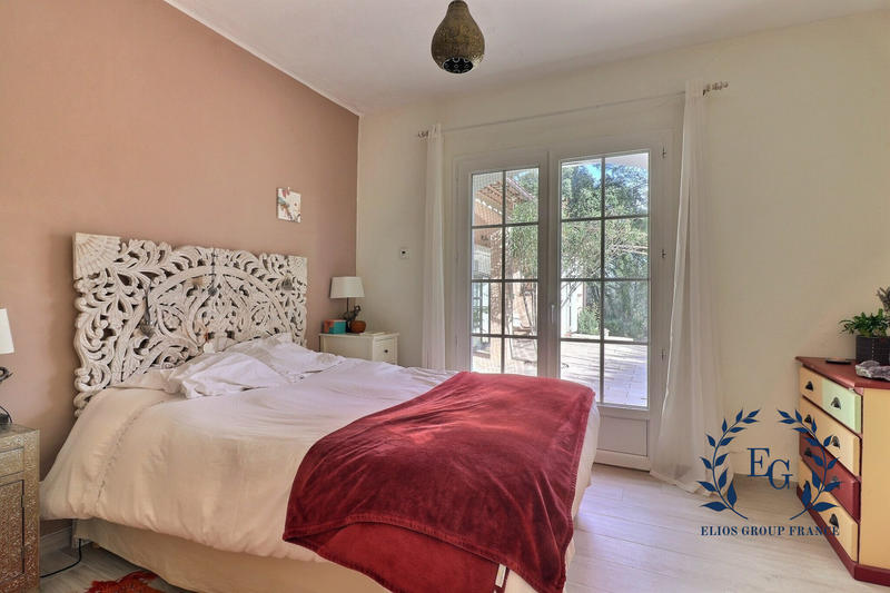 Maison - 218 m² - 7 pièces