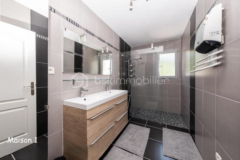 Propriété - 410 m² - 16 pièces