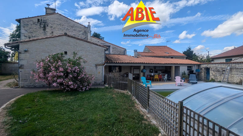 Maison - 224 m² - 8 pièces