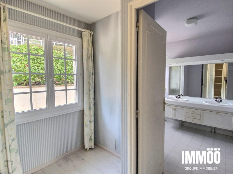 Maison - 178 m² - 8 pièces