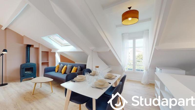 Chambre - 11 m² - 1 pièce