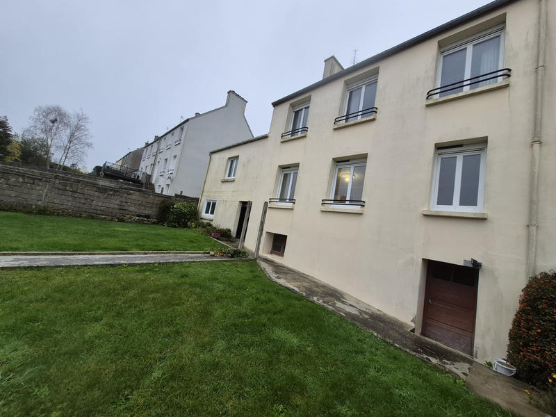 Maison - 99 m² - 6 pièces