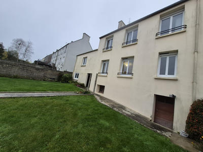 Maison - 99 m² - 6 pièces