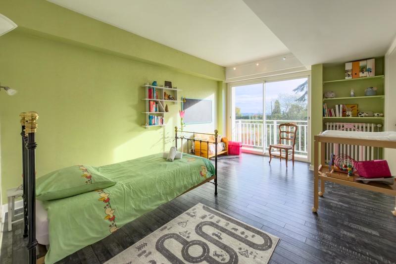 Maison - 600 m² - 15 pièces